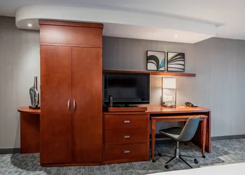 Courtyard by Marriott Edmonton West hotel thumbnail 6