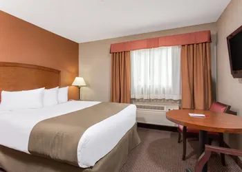 Canmore Inn & Suites hotel thumbnail 5