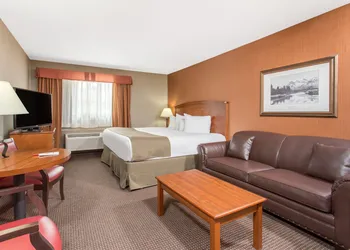 Canmore Inn & Suites hotel thumbnail 8