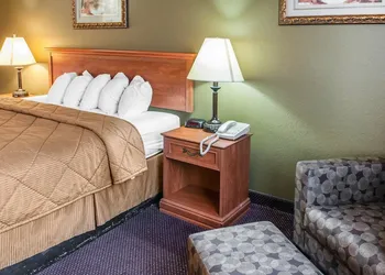 Rodeway Inn Española hotel thumbnail 7