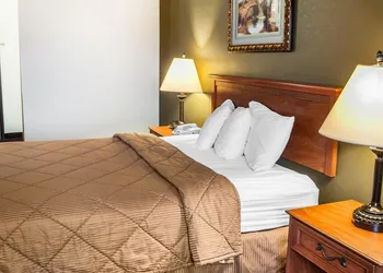 Rodeway Inn Española hotel thumbnail 8