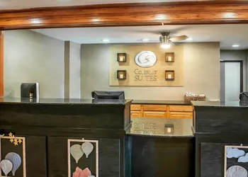 Comfort Suites Albuquerque/North Journal Center hotel thumbnail 2