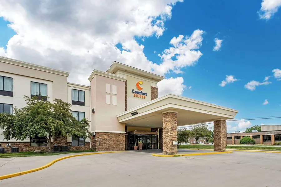 Comfort Suites East Lincoln - Mall Area hotel detail image 2