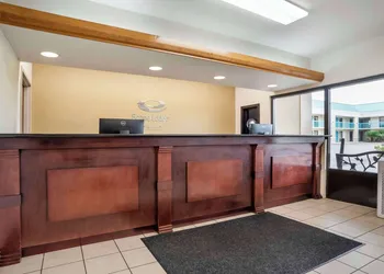 Econo Lodge Moss Point - Pascagoula hotel thumbnail 3