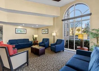 Comfort Inn & Suites Lakeland North I-4 hotel thumbnail 3