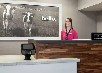 Hampton Inn Tracy hotel thumbnail 4