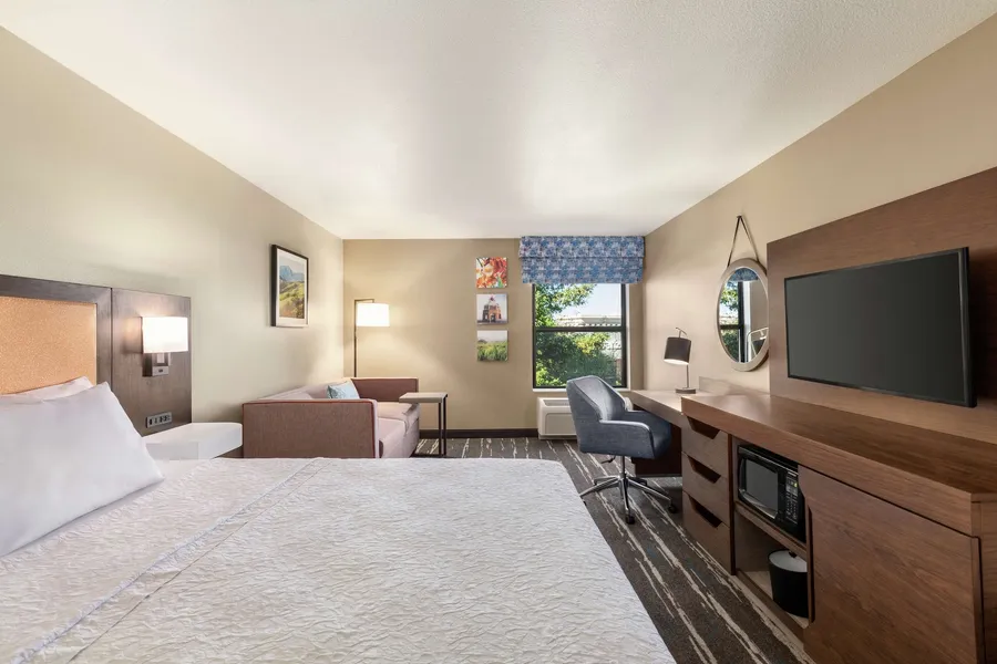 Hampton Inn Tracy hotel detail image 6