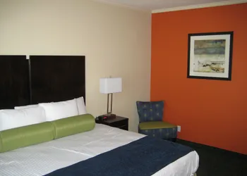Cityview Inn & Suites Downtown RiverCenter Area hotel thumbnail 5