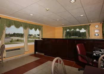 Days Inn by Wyndham Queensbury/Lake George hotel thumbnail 2
