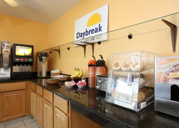 Days Inn by Wyndham Queensbury/Lake George hotel thumbnail 4