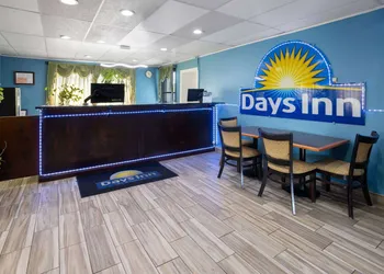 Days Inn by Wyndham Queensbury/Lake George hotel thumbnail 7