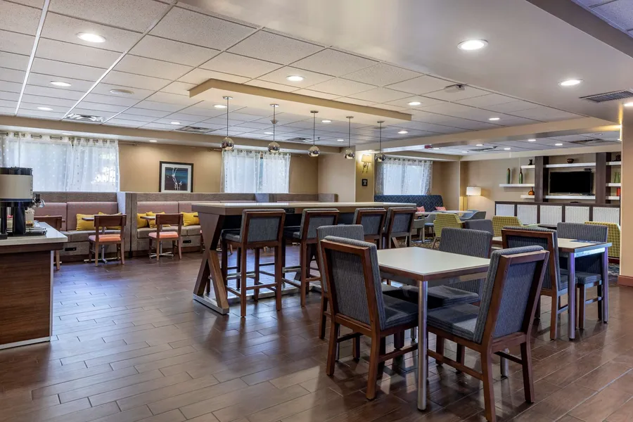 Hampton Inn Norco-Corona-Eastvale hotel detail image 2