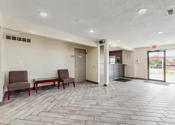 Red Lion Inn & Suites Olathe Kansas City hotel thumbnail 3
