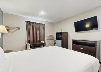 Red Lion Inn & Suites Olathe Kansas City hotel thumbnail 7