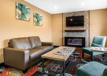Quality Inn Janesville North hotel thumbnail 3