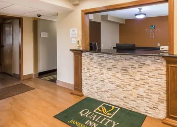 Quality Inn Janesville North hotel thumbnail 4
