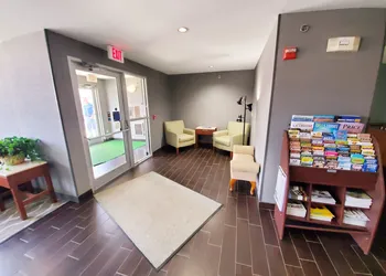Americas Best Value Inn & Suites Racine hotel thumbnail 2