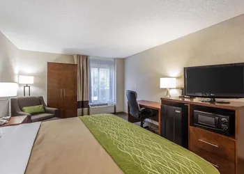 Quality Inn Summerville - Charleston hotel thumbnail 6