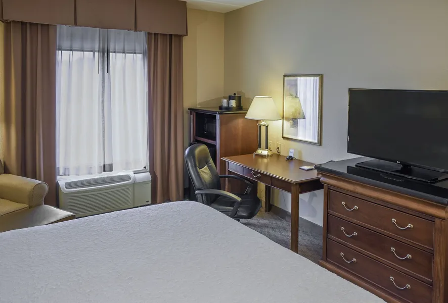 Hampton Inn & Suites Youngstown-Canfield hotel detail image 6