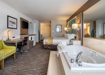 Quality Inn hotel thumbnail 6