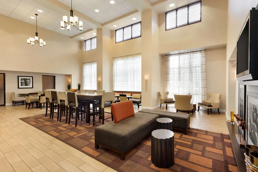 Hampton Inn & Suites Largo hotel detail image 2