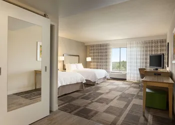 Hampton Inn & Suites Largo hotel thumbnail 8