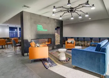 Comfort Suites Airport hotel thumbnail 5