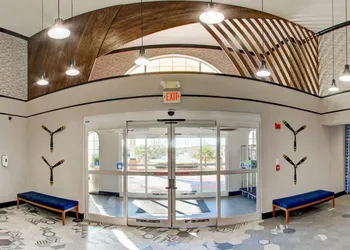 Comfort Suites Airport hotel thumbnail 6