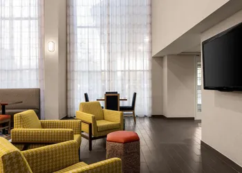 Hampton Inn & Suites State College at Williamsburg Square hotel thumbnail 2