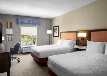 Hampton Inn & Suites State College at Williamsburg Square hotel thumbnail 7