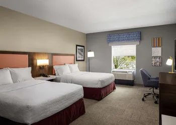 Hampton Inn & Suites State College at Williamsburg Square hotel thumbnail 8