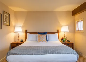 The Wolfeboro Inn hotel thumbnail 8