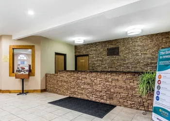 Quality Inn & Suites hotel thumbnail 2