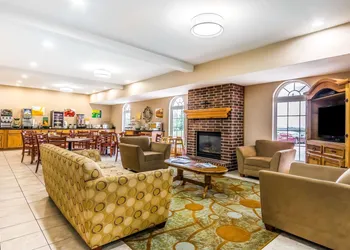 Quality Inn & Suites hotel thumbnail 3
