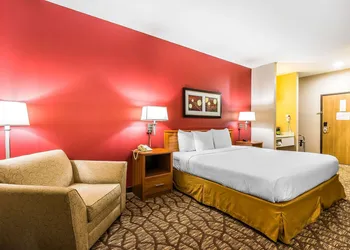 Quality Inn & Suites hotel thumbnail 7