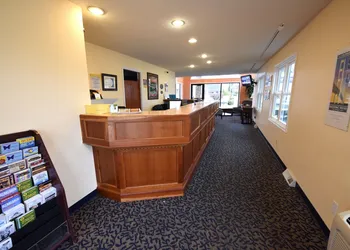 Days Inn by Wyndham Mackinaw City - Lakeview hotel thumbnail 2