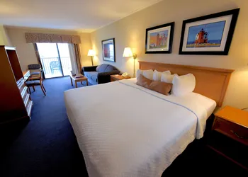 Days Inn by Wyndham Mackinaw City - Lakeview hotel thumbnail 4
