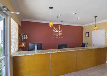 Quality Inn Fresno Yosemite Airport hotel thumbnail 2