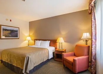 Quality Inn Fresno Yosemite Airport hotel thumbnail 8