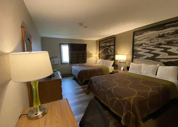 Super 8 by Wyndham Green Bay Near Stadium hotel thumbnail 8