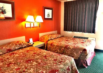 QC Stay Inn hotel thumbnail 3
