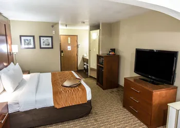 Comfort Inn & Suites Springfield I-44 hotel thumbnail 6