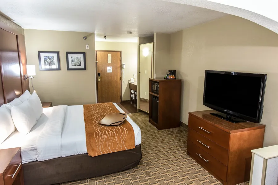 Comfort Inn & Suites Springfield I-44 hotel detail image 6