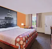 Super 8 by Wyndham Siloam Springs hotel detail image 5