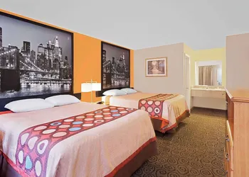 Super 8 by Wyndham Siloam Springs hotel thumbnail 7