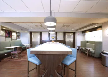 Hampton Inn Hays-North of I-70 hotel thumbnail 2