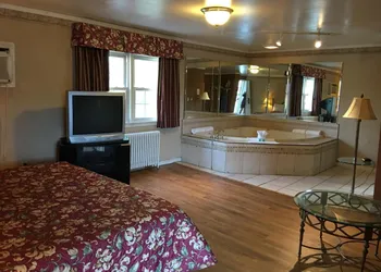Colonie inn and Suites hotel thumbnail 7