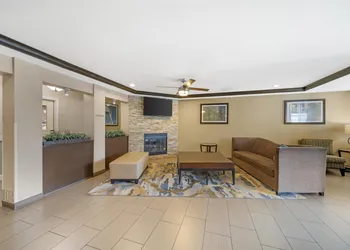 Best Western Plus Twin View Inn & Suites hotel thumbnail 3