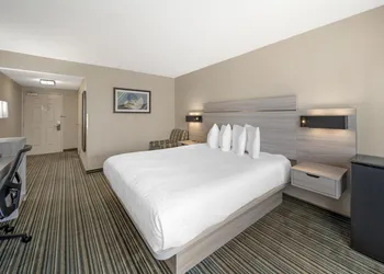 Best Western Plus Twin View Inn & Suites hotel thumbnail 5