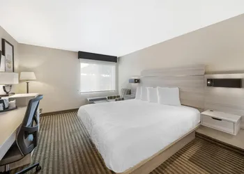 Best Western Plus Twin View Inn & Suites hotel thumbnail 6